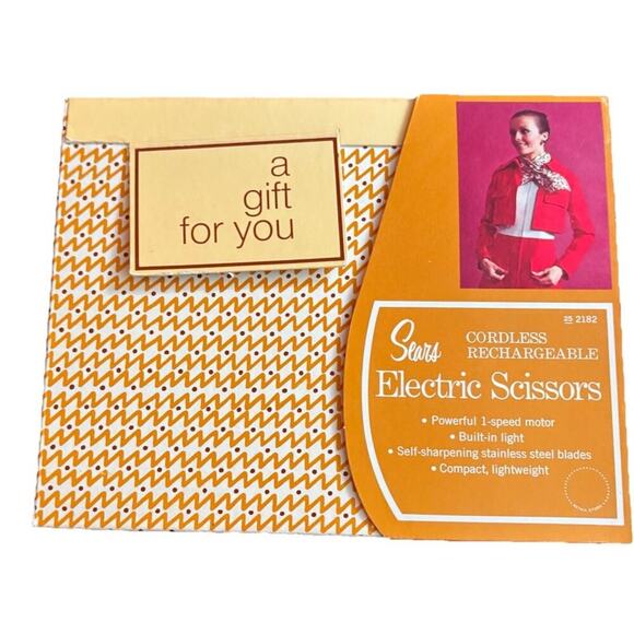 New Vintage Sears Cordless Rechargeable Electric Scissors 25 2182 Sewing Crafts - Picture 1 of 3